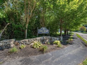 32 Whispering Pine Cir 32, Worcester MA 01606