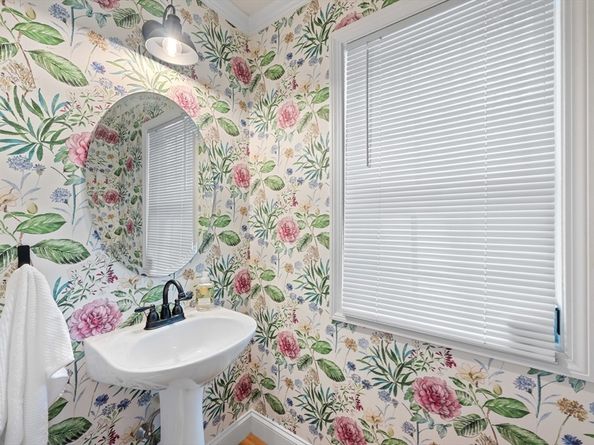 32 Whispering Pine Cir 32, Worcester MA 01606