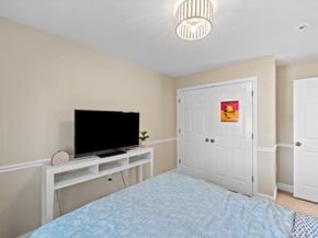 32 Whispering Pine Cir 32, Worcester MA 01606
