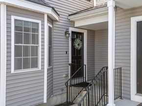 32 Whispering Pine Cir 32, Worcester MA 01606