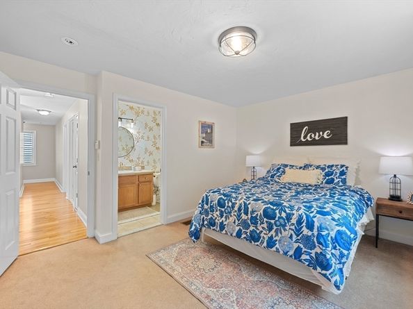 32 Whispering Pine Cir 32, Worcester MA 01606