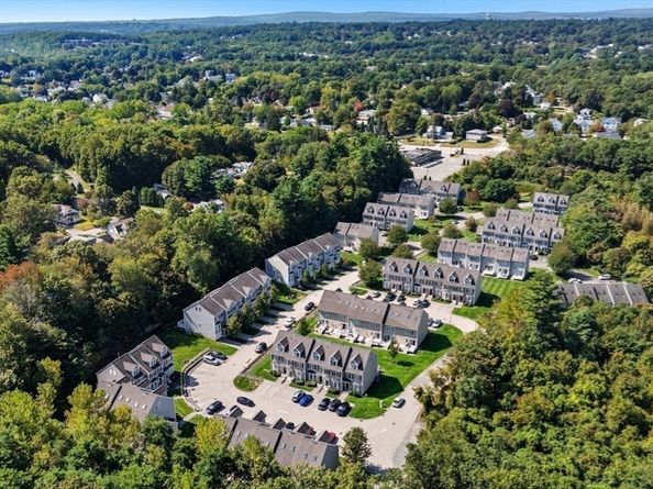 32 Whispering Pine Cir 32, Worcester MA 01606