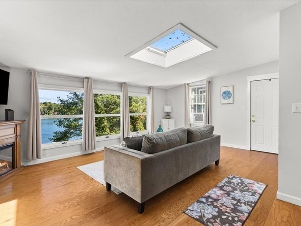 21 Hillside Road, Plymouth MA 02360