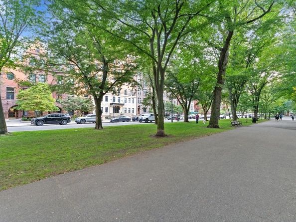 176 Commonwealth, Boston MA 02116