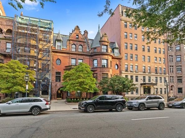 176 Commonwealth, Boston MA 02116