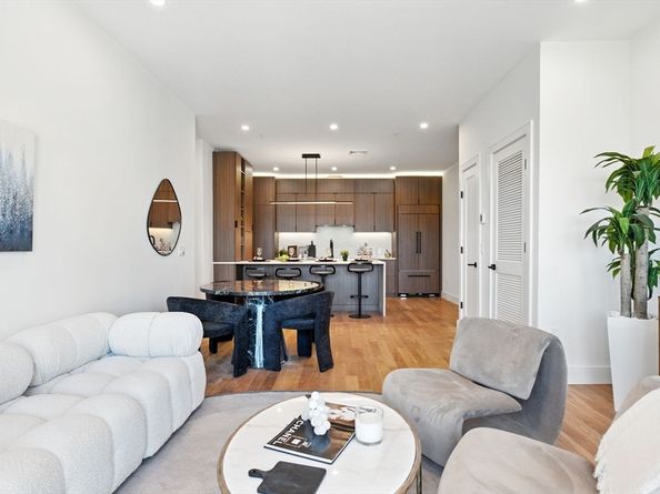 58 Kent 303, Brookline MA 02445