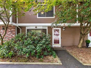 4 Anderson Way