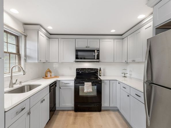 4 Anderson Way 2, Malden MA 02148