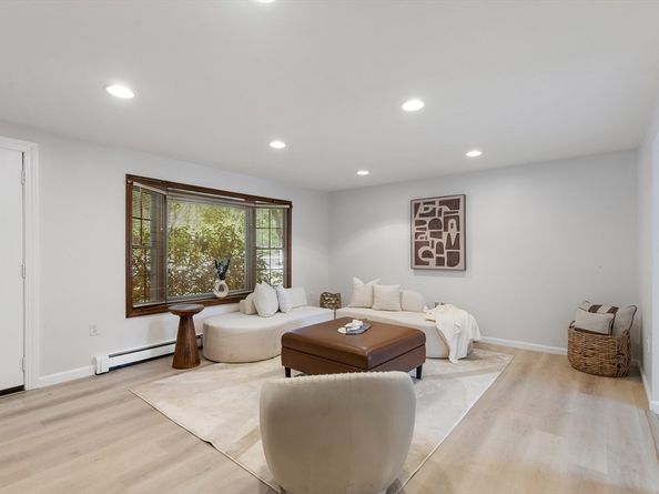 4 Anderson Way 2, Malden MA 02148
