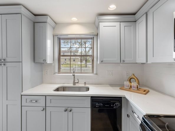 4 Anderson Way 2, Malden MA 02148