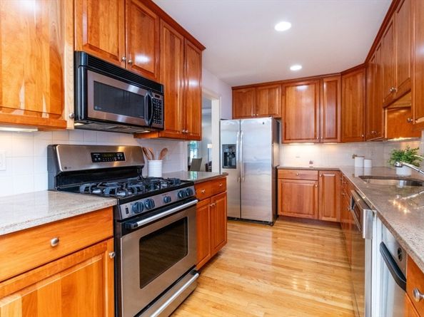 12-20 Richardson Street 14, Newton MA 02458