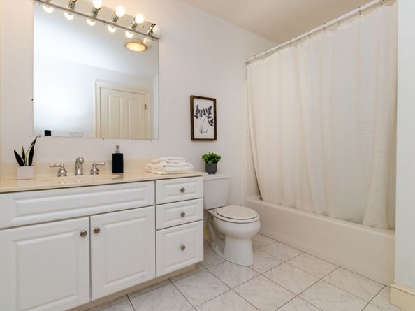 12-20 Richardson Street 14, Newton MA 02458