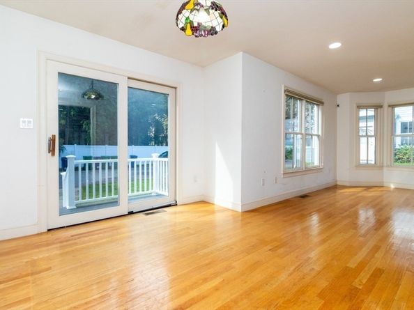 12-20 Richardson Street 14, Newton MA 02458