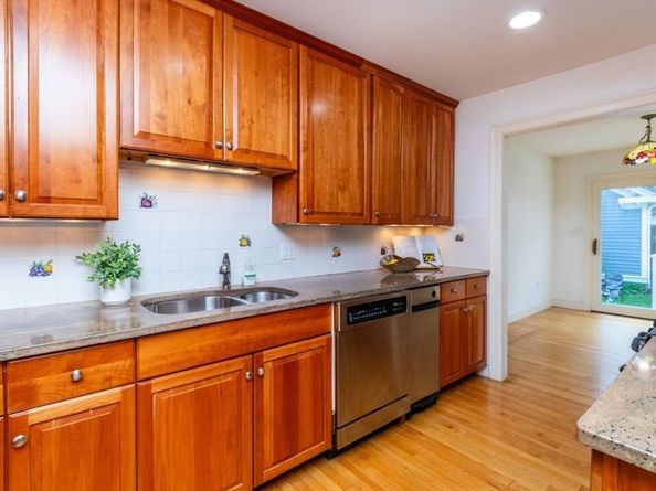 12-20 Richardson Street 14, Newton MA 02458