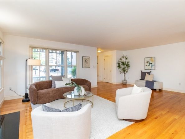 12-20 Richardson Street 14, Newton MA 02458