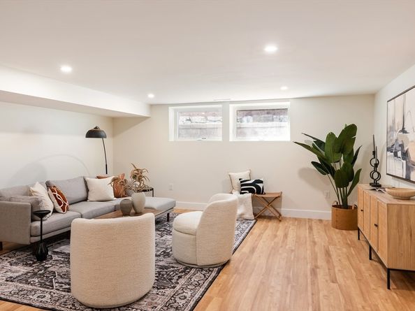 76 Harding St, Newton MA 02465