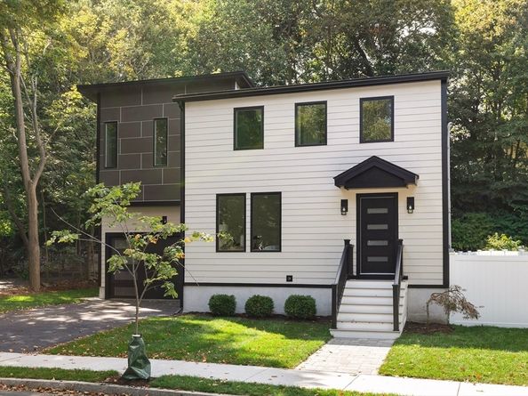 76 Harding St, Newton MA 02465