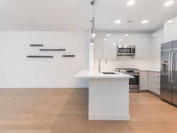 45 Lewis St 403, Boston MA 02128