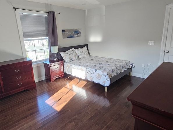 12 Sutton St, Peabody MA 01960