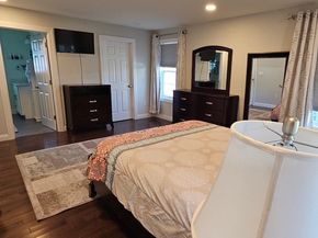 12 Sutton St, Peabody MA 01960