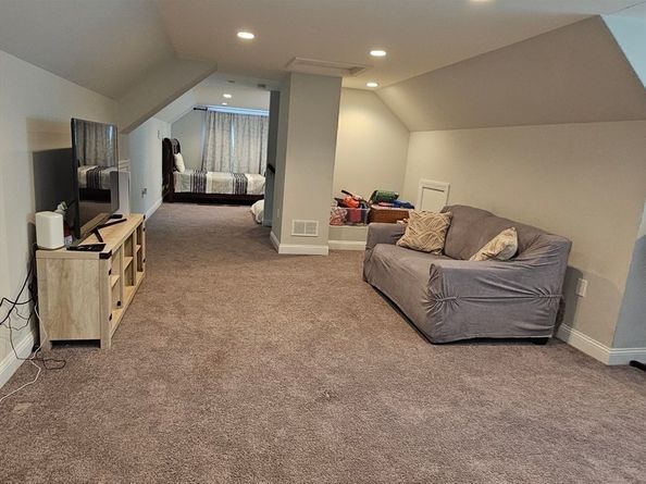 12 Sutton St, Peabody MA 01960