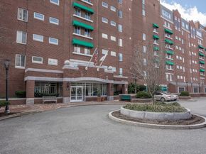 6 Canal Park 105, Cambridge MA 02141