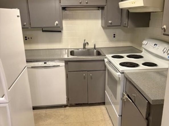 15 Cass Street 3, Boston MA 02132