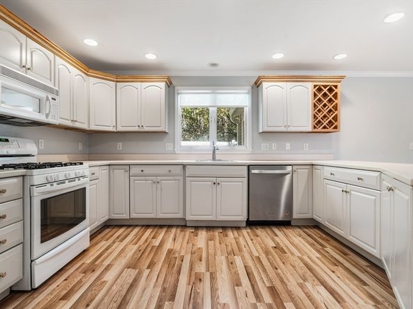 216 Rangeway 192, Billerica MA 01862