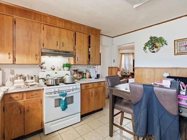 656-658 Metropolitan Ave, Boston MA 02136