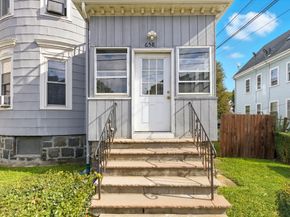 656-658 Metropolitan Ave, Boston MA 02136