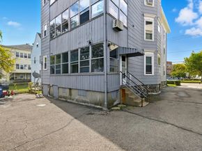 656-658 Metropolitan Ave, Boston MA 02136