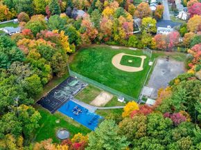 1 Violet Rd, Burlington MA 01803