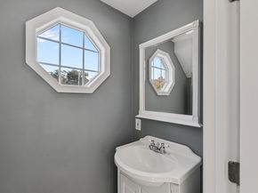1 Violet Rd, Burlington MA 01803