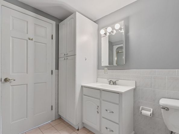 1 Violet Rd, Burlington MA 01803