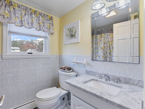 1 Violet Rd, Burlington MA 01803