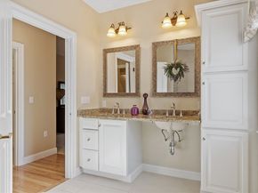 121 Cortland Drive 121, North Andover MA 01845