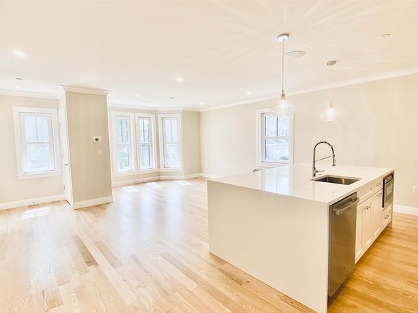 15 Yuill Circle 1, Boston MA 02136