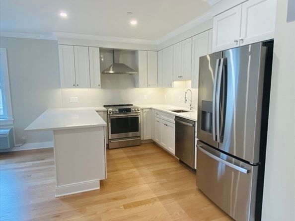 15 Yuill Circle 1, Boston MA 02136
