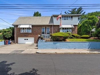 209-211 Suffolk Ave