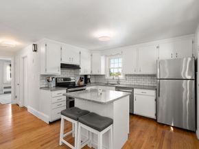 121 Hillside Ave, Quincy MA 02170