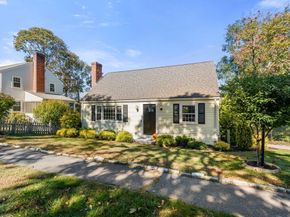 121 Hillside Ave, Quincy MA 02170