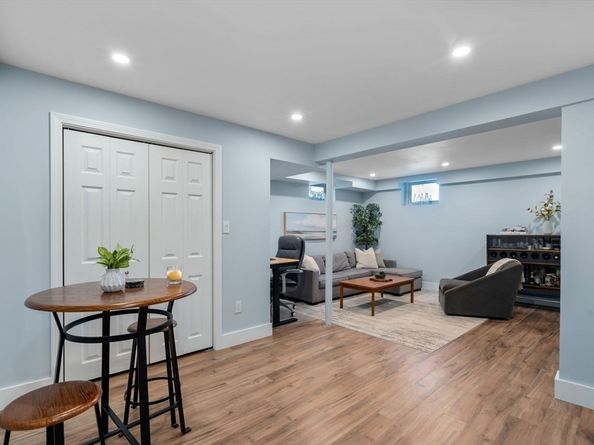 121 Hillside Ave, Quincy MA 02170