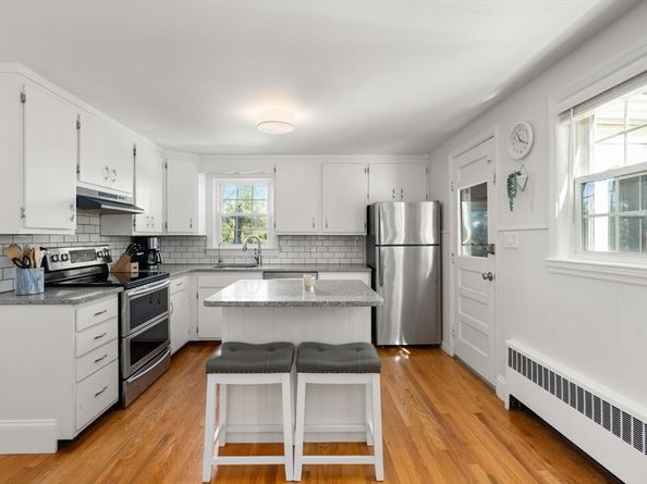 121 Hillside Ave, Quincy MA 02170