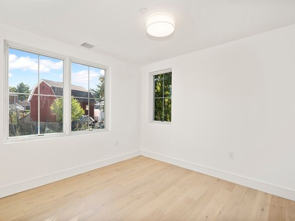 15-17 Jewett Pl 2, Newton MA 02458