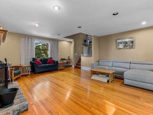 10 Trayer Road, Canton MA 02021