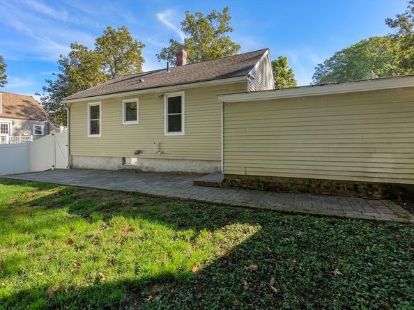 1018 Main St, Leominster MA 01453