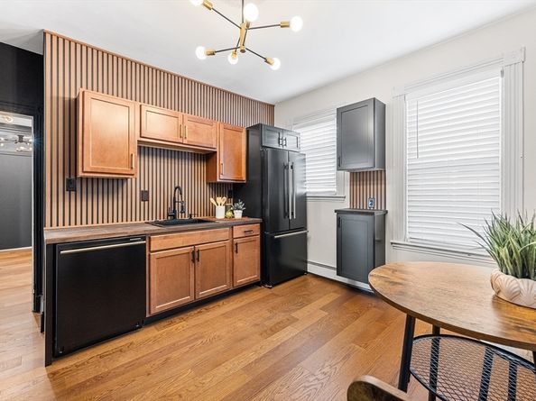 8 Spring Garden St 3, Boston MA 02125