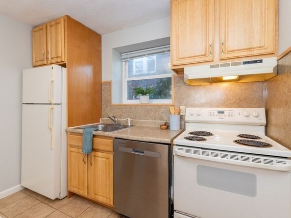 104 Trowbridge St 3, Cambridge MA 02138
