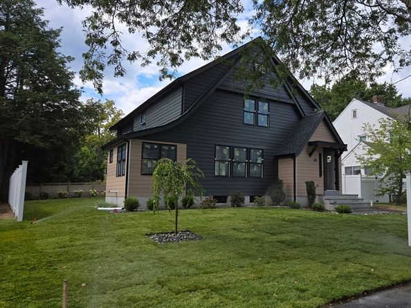 62 Washington Ave, Needham MA 02492