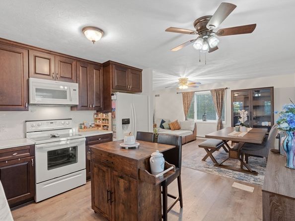 53 Bigelow Rd, Webster MA 01570
